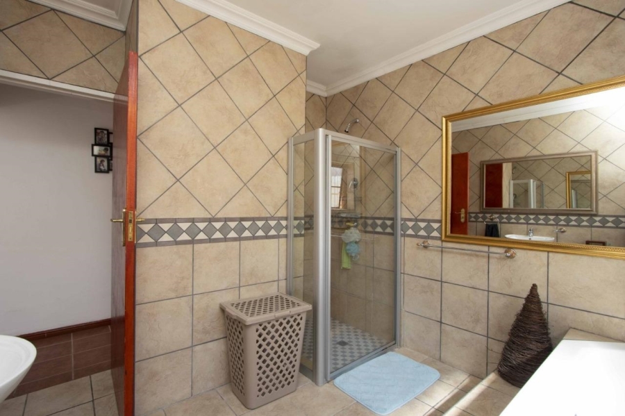 To Let 5 Bedroom Property for Rent in Parklands Western Cape